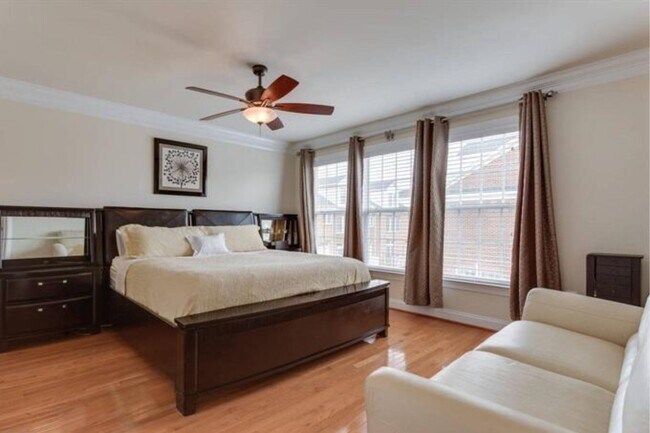 Building Photo - 2149 Red Vine Dr