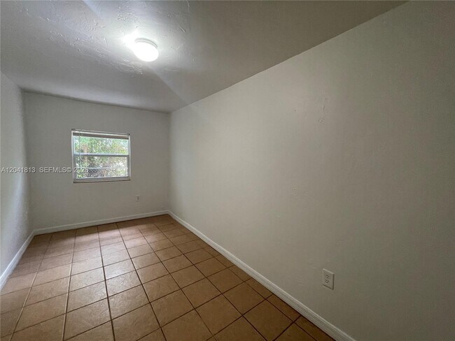 Building Photo - 804 NW 19th Terrace