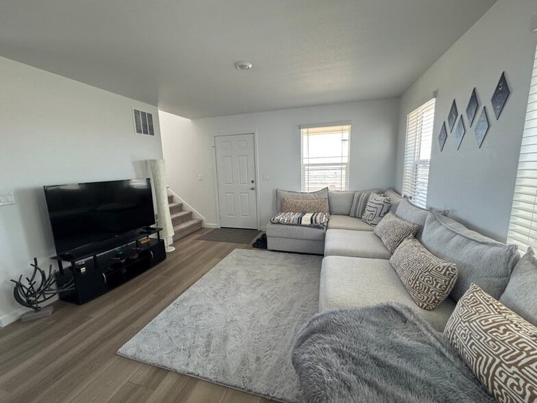 Building Photo - 9156 Percheron Pony Dr