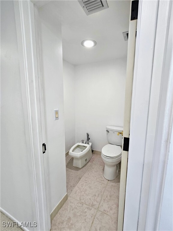 Building Photo - 5260 S Landings Dr