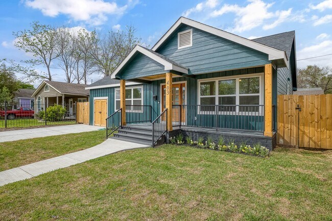 Building Photo - 403 Moody St