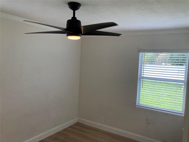 Building Photo - 7131 Orpine Dr N