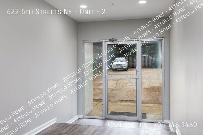 Building Photo - 622 5th St NE