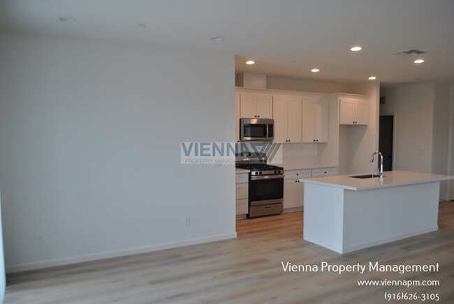 Building Photo - 513 Fox Hunt Wy