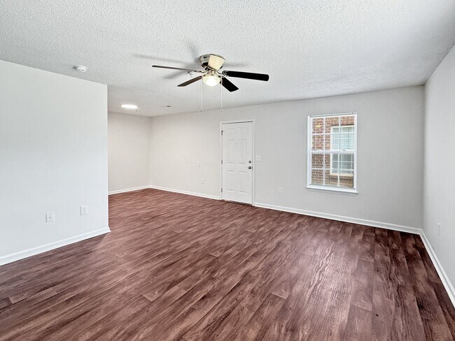 Building Photo - 1637 Cobblestone Ln