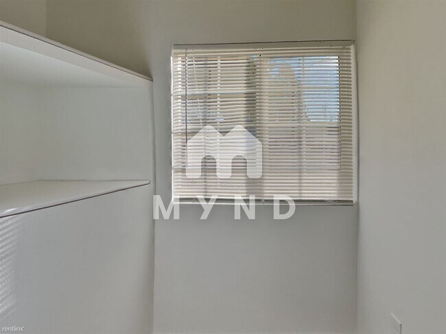 Building Photo - 2 br, 1 bath House - 7203 SE Harmony Dr