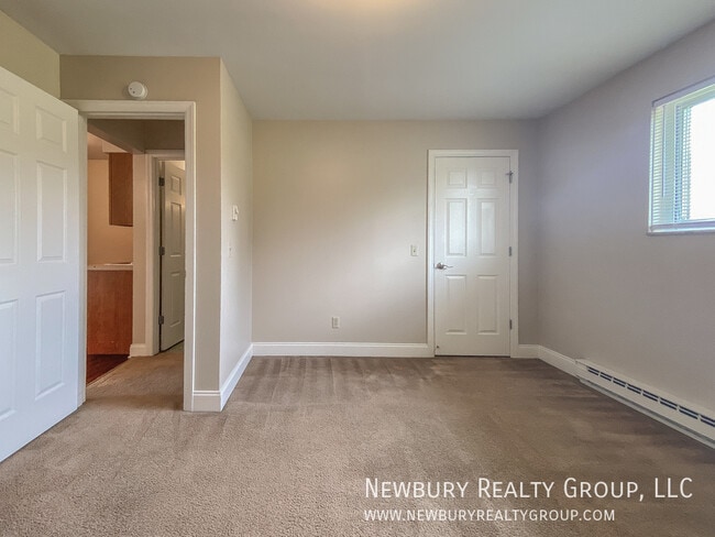 Building Photo - 1 Sunbury Estates