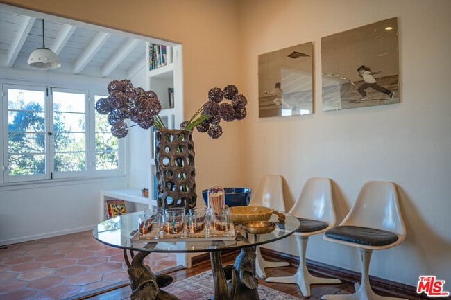 Building Photo - 6101 S Mansfield Ave