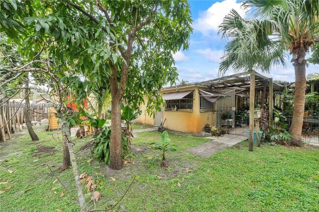 Building Photo - 5831 Taylor St