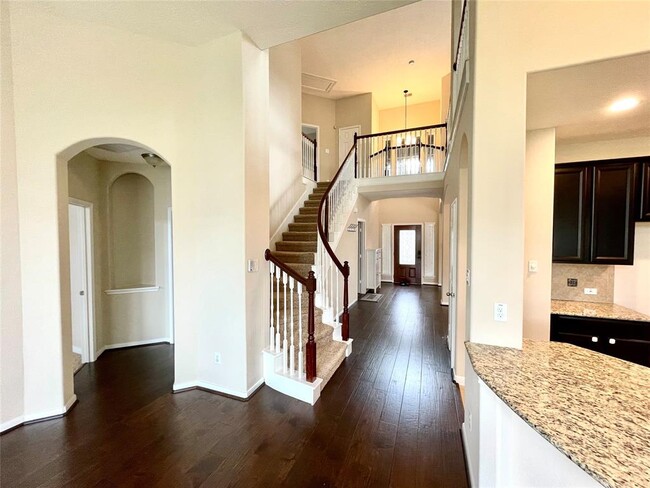 Building Photo - 6165 Bridgewater Ln