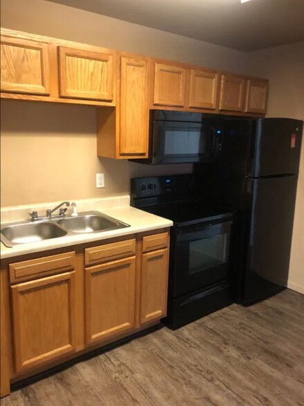Building Photo - 16565 Hunters Ridge Ln