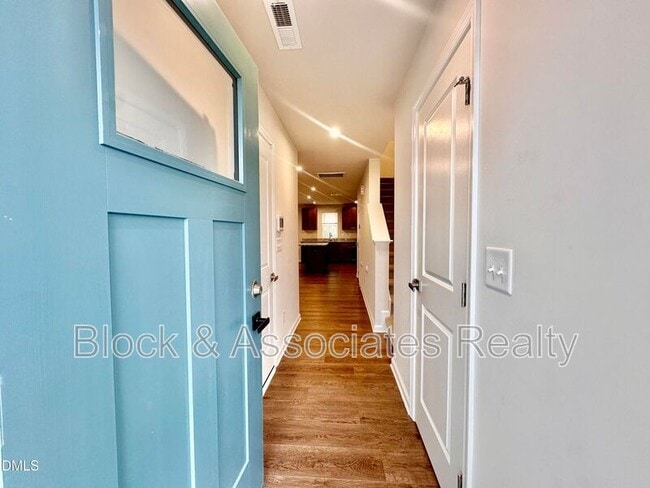 Building Photo - 6650 Gibraltar Rock Dr