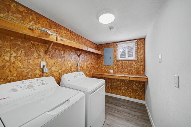 Building Photo - 165 Glenn Pl