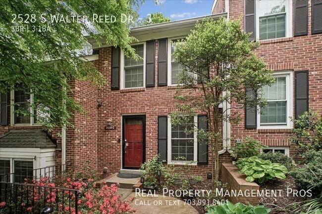 Building Photo - 2528 S Walter Reed Dr
