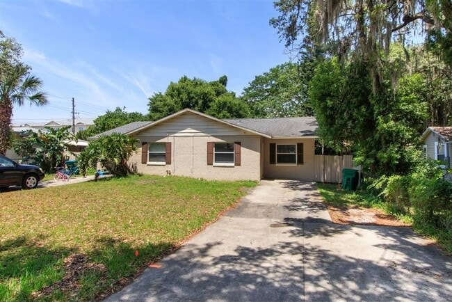 Building Photo - 1/2 Duplex, Historic Longwood area