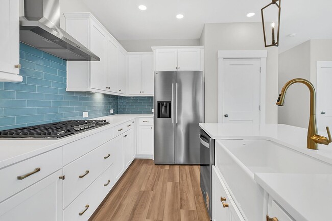 Building Photo - Must see 3 bedroom, 2.5 bath Home in Midto...