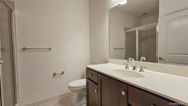 Building Photo - 105 Canter Ct