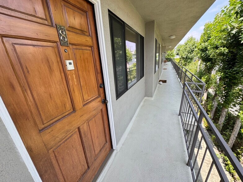 Building Photo - 625 N Hayworth Ave