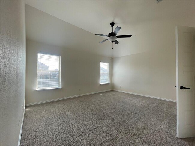 Building Photo - 709 N Emory Cove