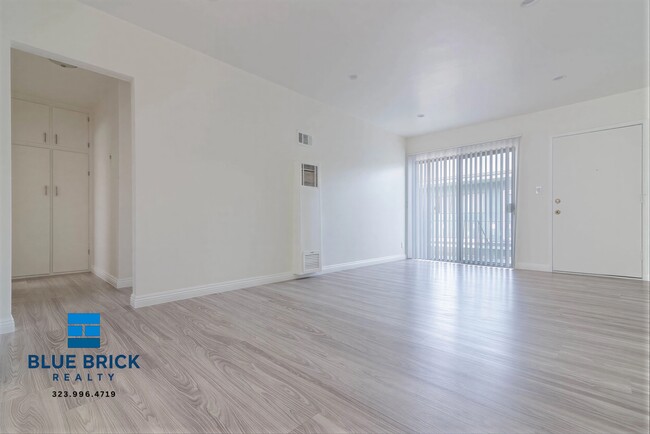 Building Photo - 14766 Delano St