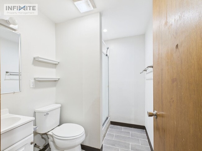 Building Photo - Spacious 4-Bedroom Apartment Just 4 Blocks from MSU!