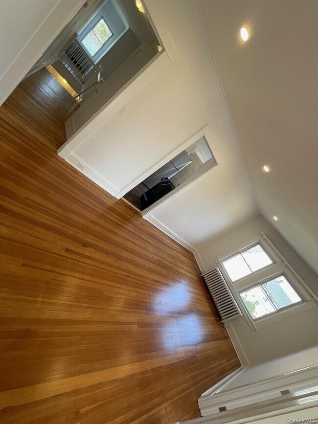 Building Photo - 510 Montauk Hwy