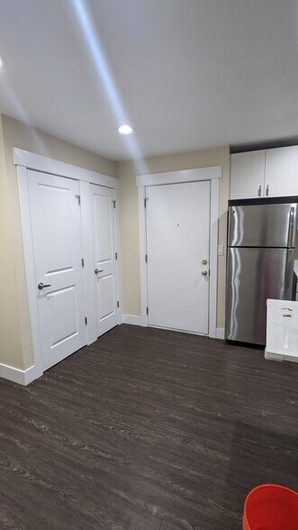 Building Photo - 9020 18th Ave SW