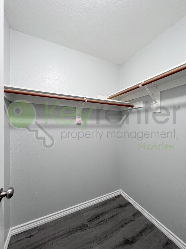 Building Photo - Gorgeous 4 bed/ 2 bath home in Sharyland Plantation (Mission, TX)