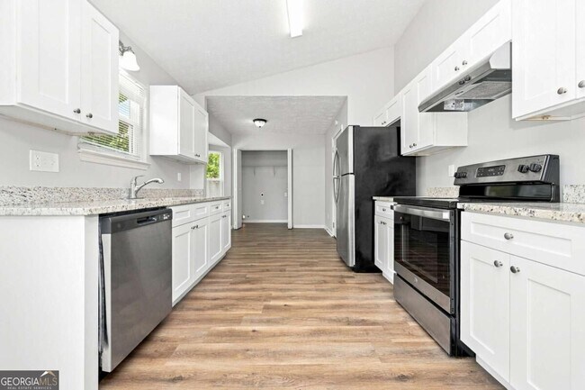 Building Photo - 5611 La Fleur Trail