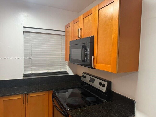 Building Photo - 2008 Jackson St