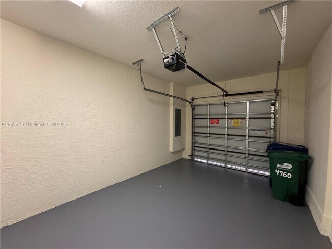 Building Photo - 4760 NW 83rd Pkwy