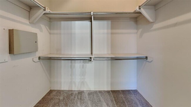 Building Photo - 2212 SW 141st Pl