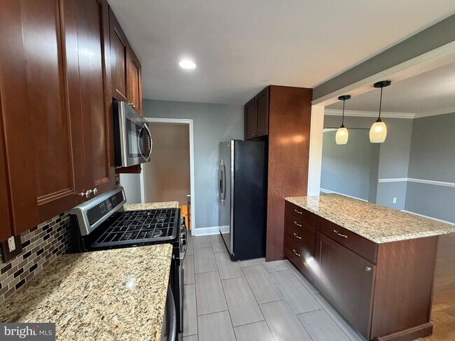 Building Photo - 1543 Cottage Ln