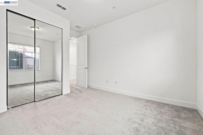 Building Photo - 33 Roccolino Ln