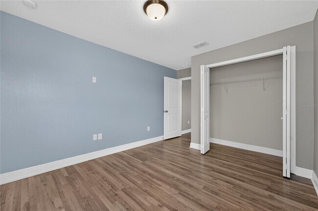 Building Photo - 3207 Palatka St