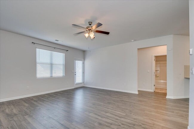 Building Photo - 1412 Deer Hollow Run