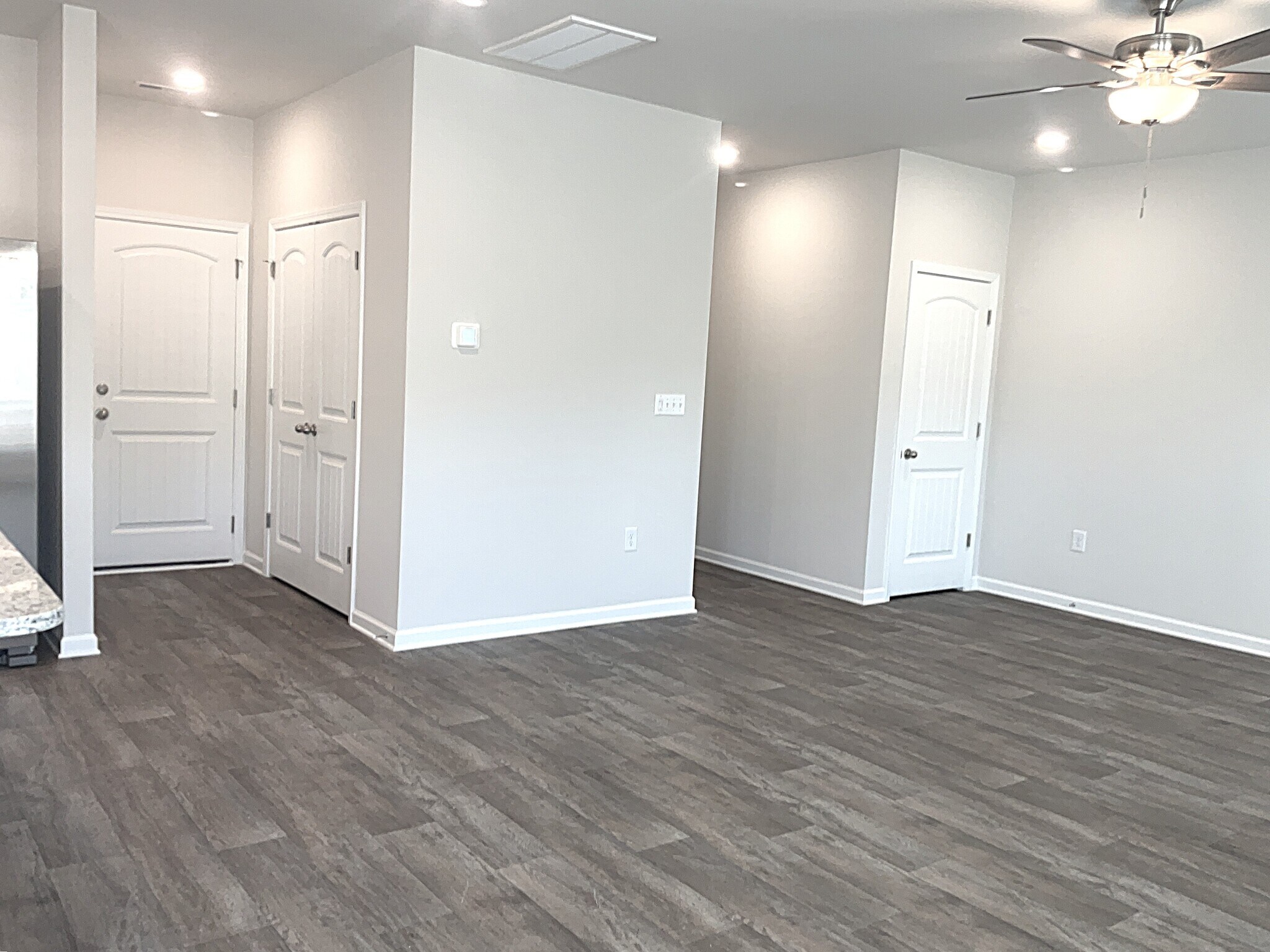 Building Photo - 3260 Emberly Dr