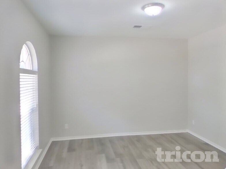 Building Photo - 8401 Manchester Dr