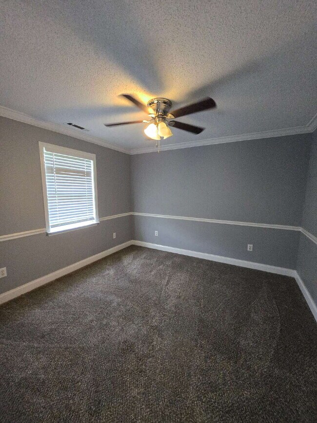 Building Photo - Fenced in 4 Bed /2 Bath House in Ringgold