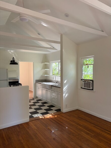 Building Photo - 1237 25th St