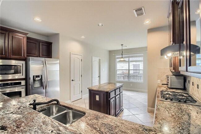 Building Photo - 7913 Menler Dr