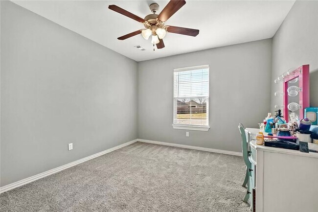 Building Photo - Available June 1st! 3-Bedroom, 2-Bathroom ...