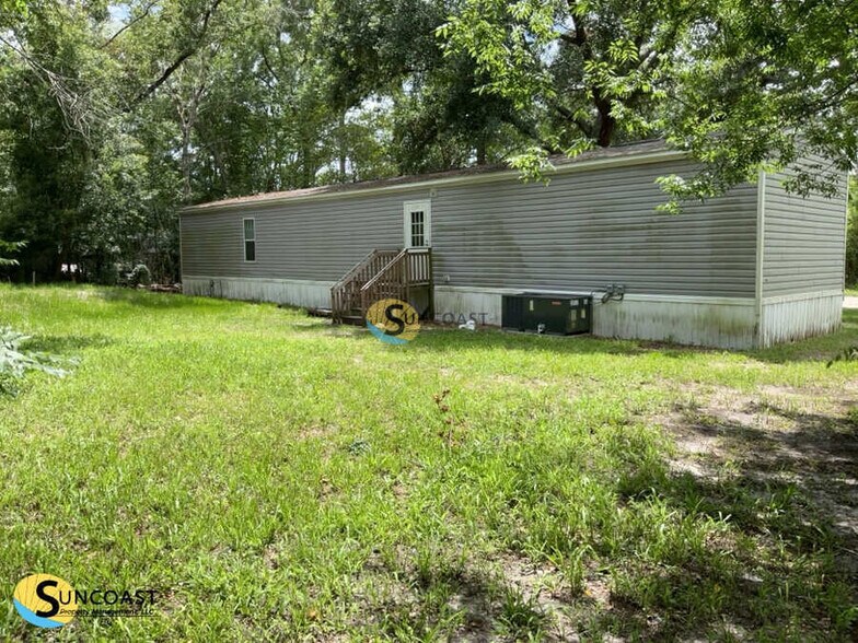 Building Photo - 14209 Lyle Rd