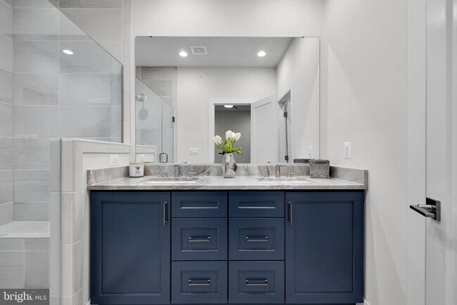 Building Photo - 147 Prairie Ln