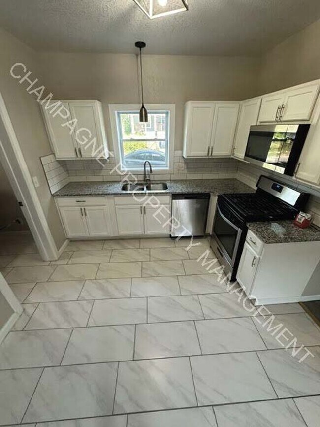 Building Photo - Single Family Home in Kansas City