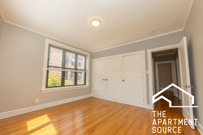 Building Photo - 201 Kedzie St