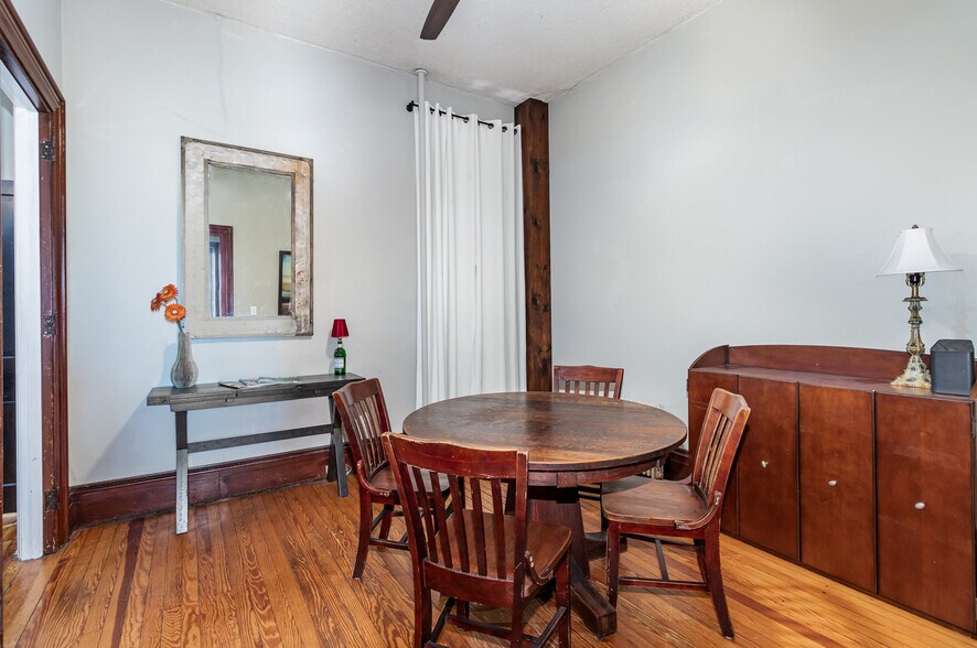 Building Photo - 1005 N 2nd St