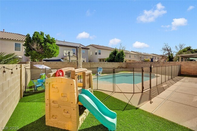 Building Photo - 11142 Romola St