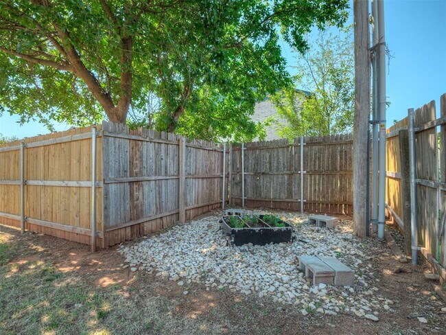 Building Photo - 9728 SW 27th St