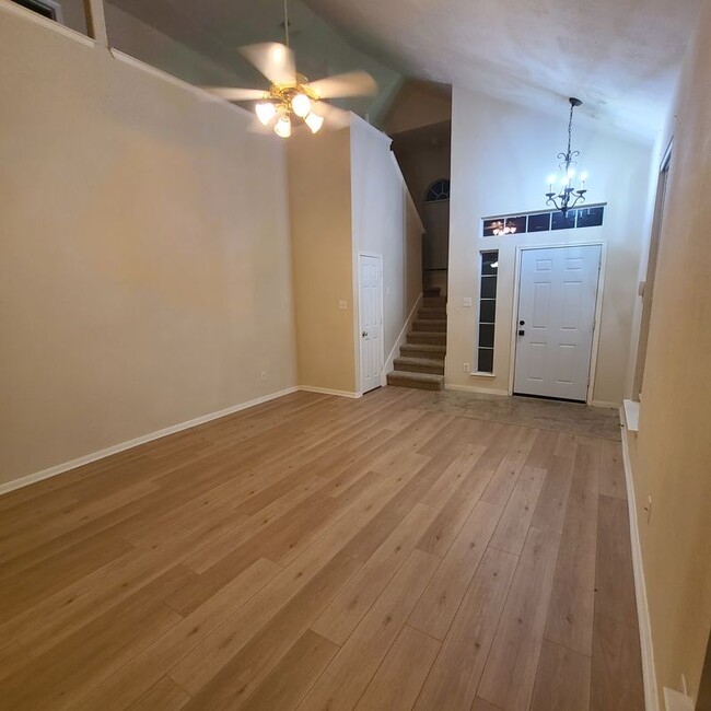 Building Photo - 16786 N Blue Jay Dr